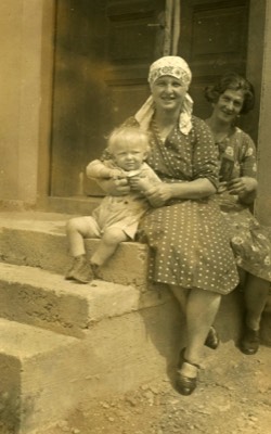  1937 Sura with her first born son Yoseph Chaim In Uyfalo, Hungary 